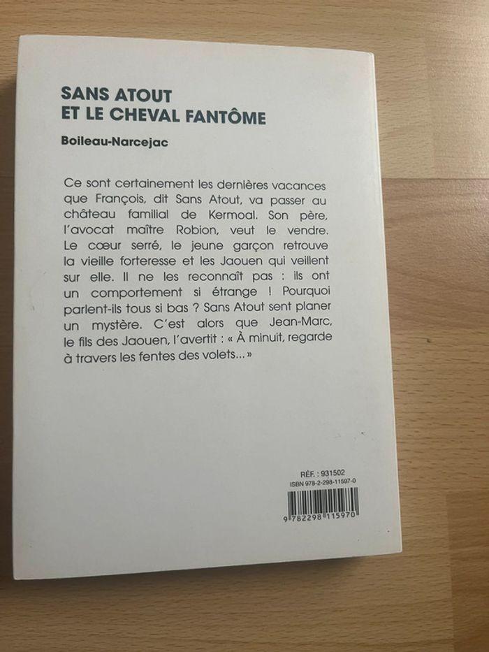 Livre sans atout et le cheval fantôme - photo numéro 2