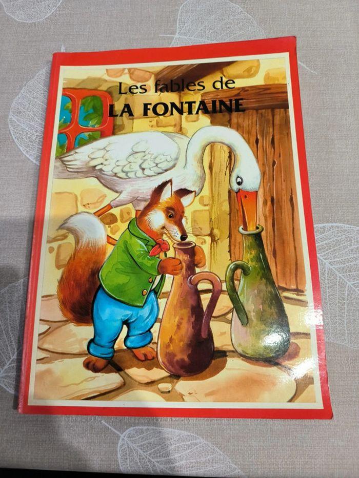 Livre les fables de la fontaine illustrés - photo numéro 1