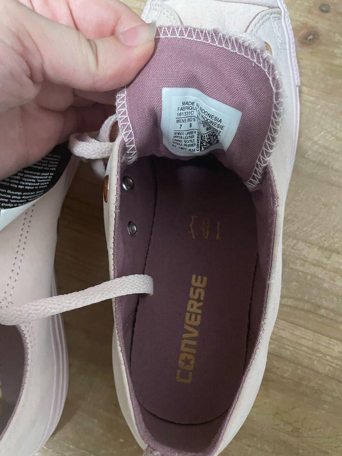 Converses roses en cuir suede taille 40 neuve avec étiquette et boîte - photo numéro 8