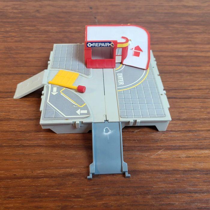 1987 Galoob Micro Machines Travel City Playset Service Station Incomplé - photo numéro 1