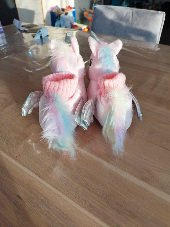 Chaussons licorne 🦄 - photo numéro 3