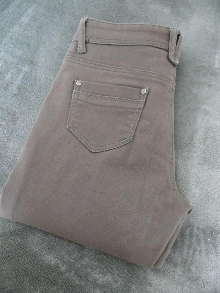 Beau pantalon, couleur marron, taille 38. - photo numéro 10