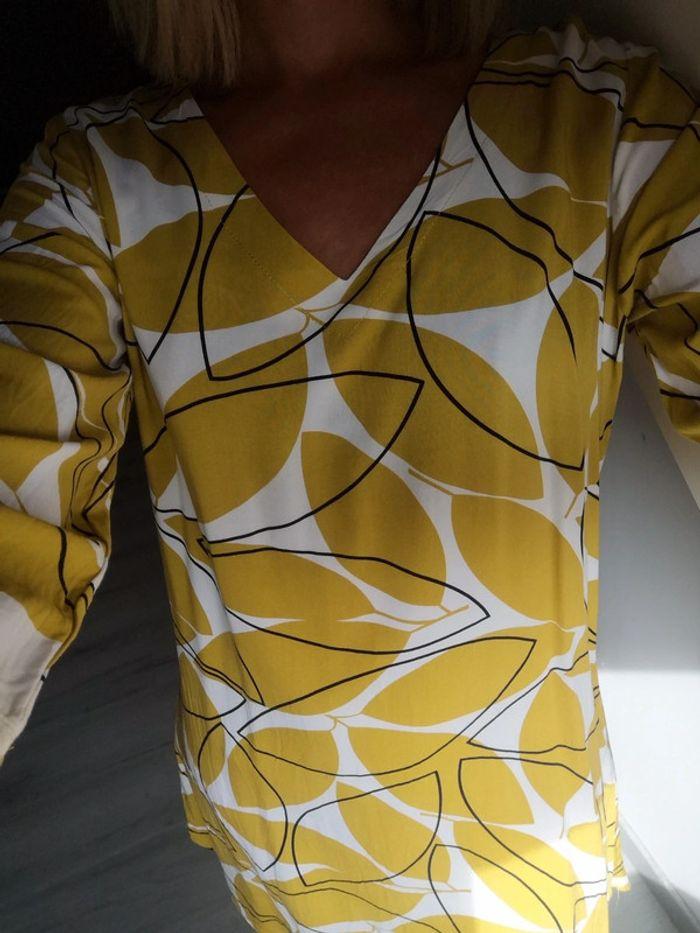 Robe motif feuilles jaune moutarde - photo numéro 4