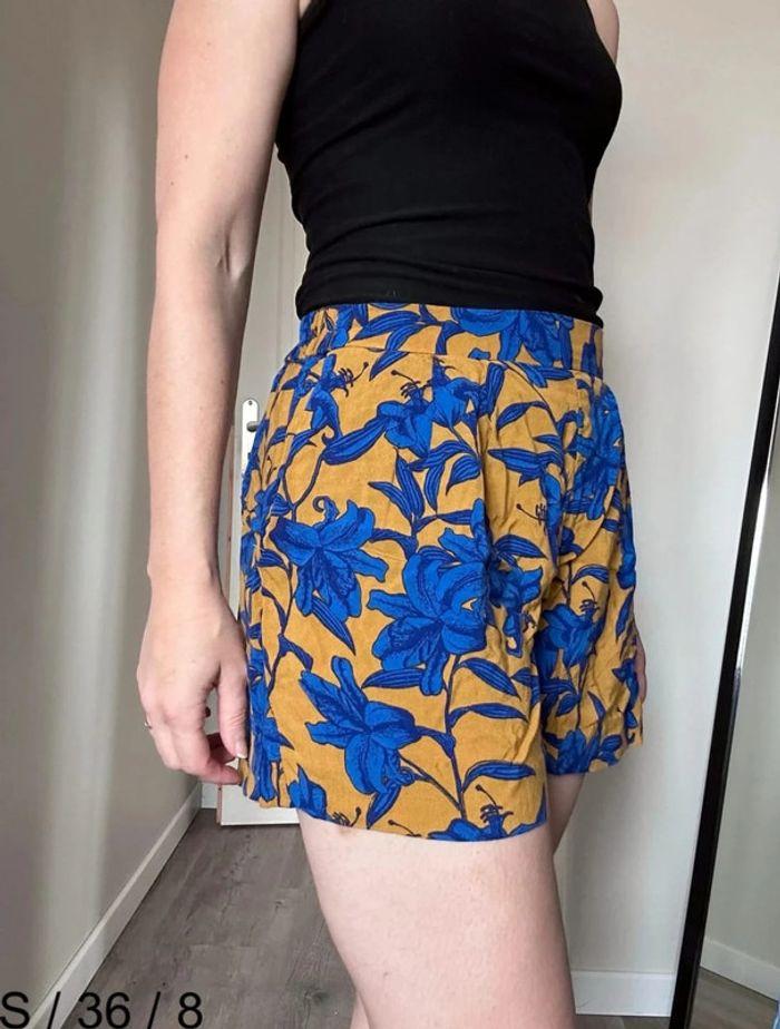 Short fluide bleu et jaune H&M taille 36 💖 - photo numéro 4