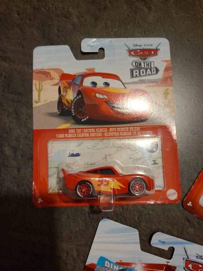 Lot 2 Voitures metal Cars Disney Pixar - photo numéro 1