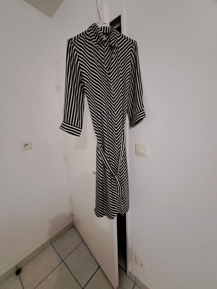 Robe H&M  Taille 40-42 (L) - photo numéro 1