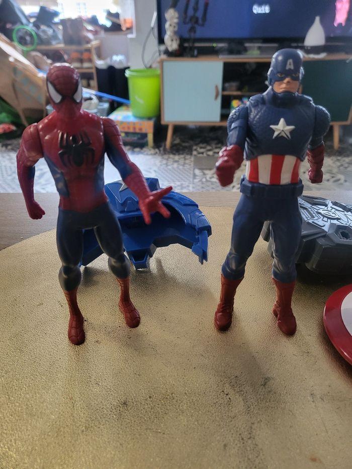 Ensemble spiderman et capitaine america - photo numéro 2