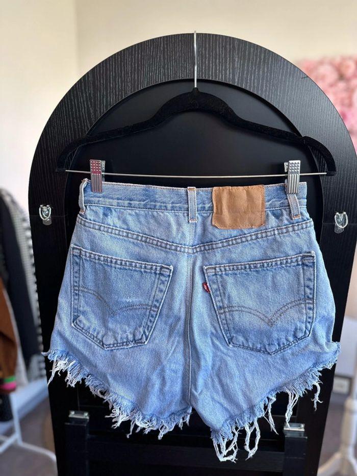 Short t36 en jean bleu vintage Levi’s - photo numéro 4