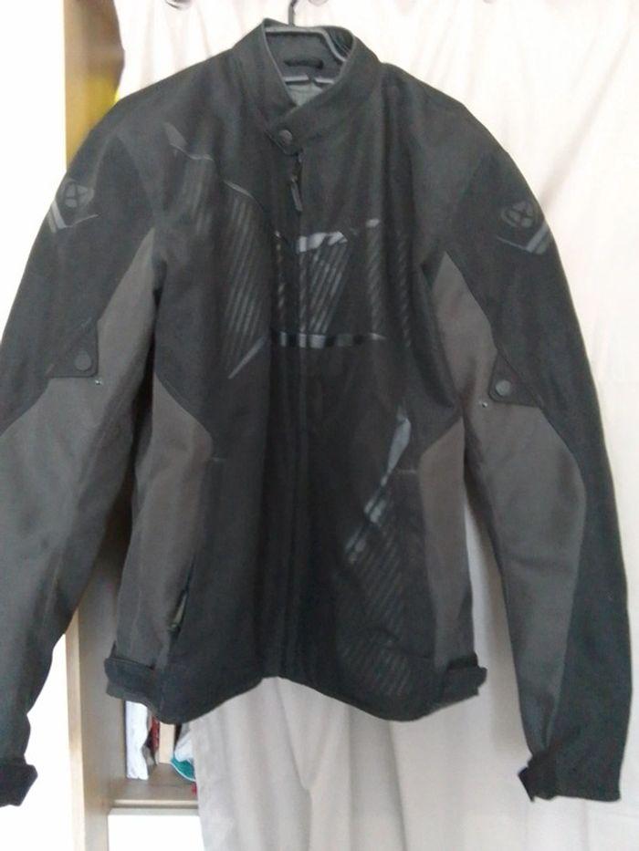 Veste de moto - photo numéro 1