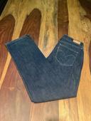 40. Levi’s bold curve W30 L32