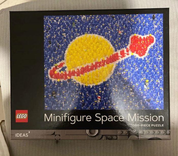 Puzzle Lego minifigure space mission 1000 pièces - photo numéro 1