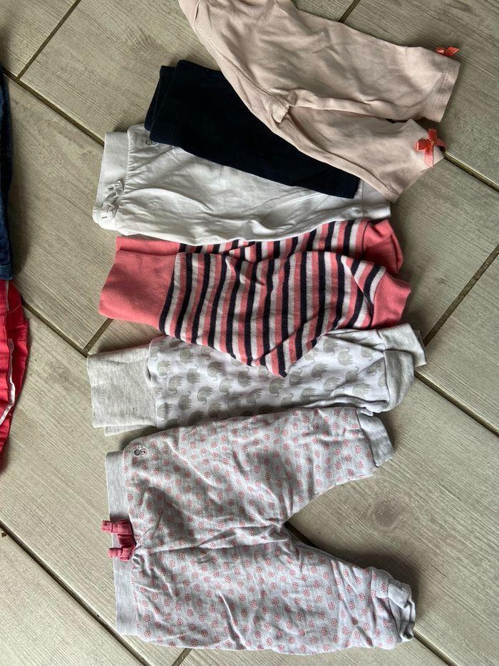 Lot de vêtements bébé en taille 1 mois - photo numéro 2