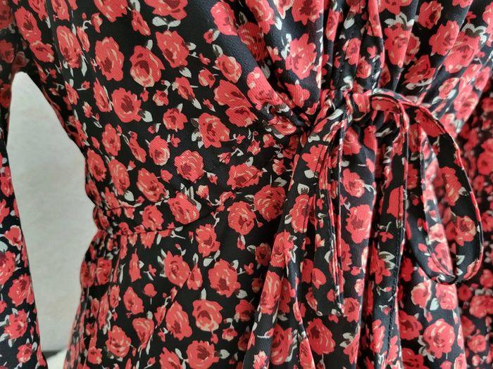 Blouse fleuri noir rouge shein taille 44 - photo numéro 5