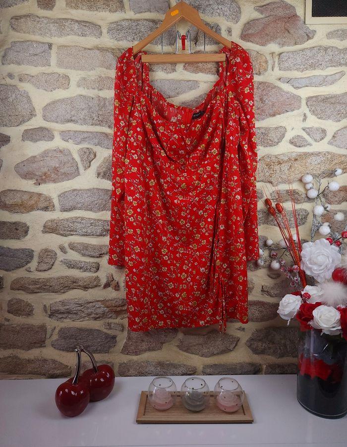 Robe manches longues rouge et multicolore Femme taille 54 marque PrettyLittlething 🍬 - photo numéro 1