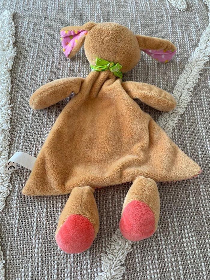 Peluche doudou plat 28cm tendertoys chien rose saumon côtelé marron et vert très bon état - photo numéro 2