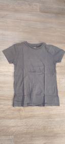 T-shirt gris taille 8 ans