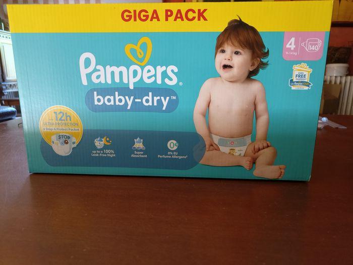 Giga pack Pampers baby dry taille 4