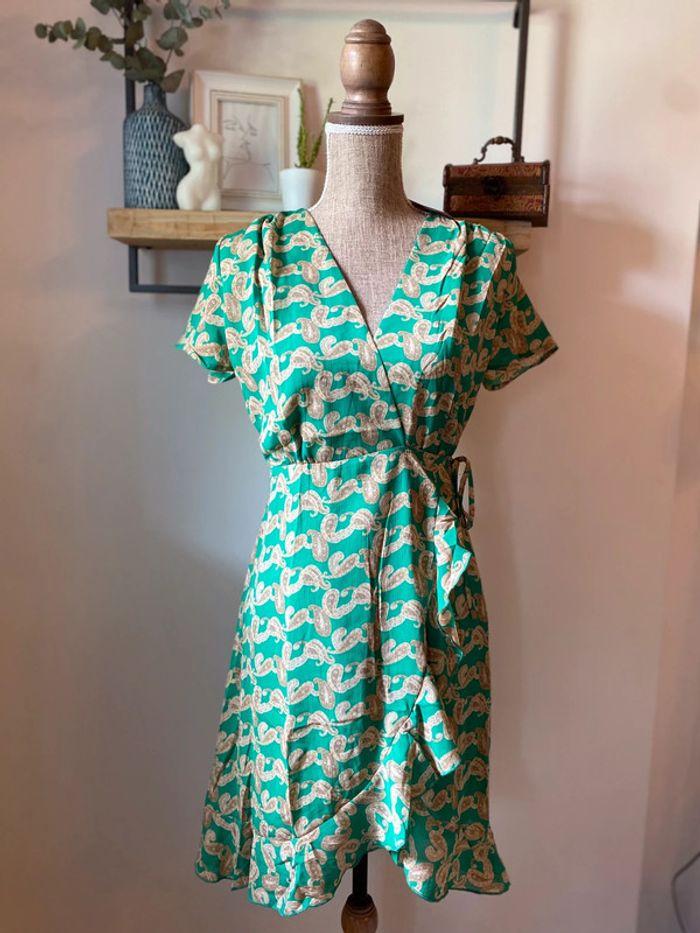 Robe verte portefeuille motif paisley taille 2 - Goa Paris - photo numéro 1