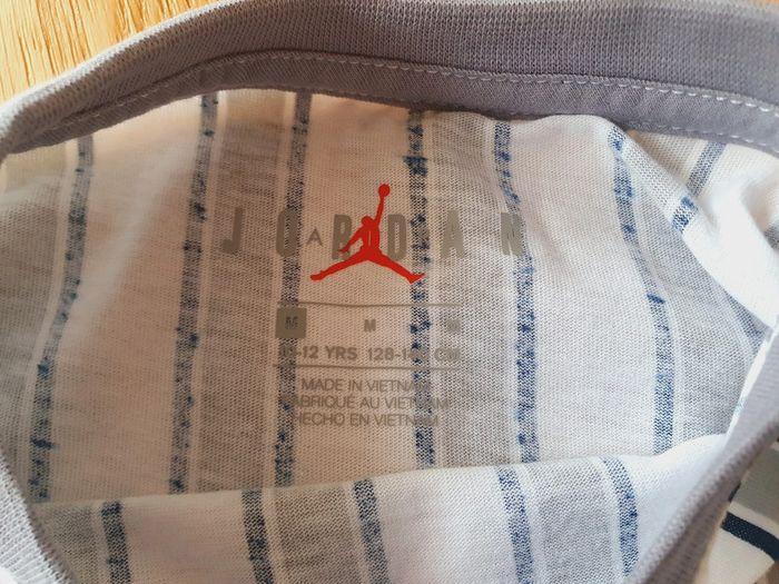 T-Shirt Nike Jordan PSG blanc à rayures pour fille (croped) taille 10-12 ans neuf sous blister - photo numéro 5