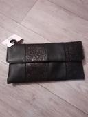 Pochette noire