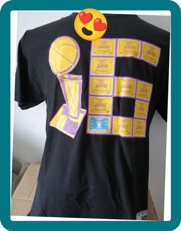 T shirt NBA taille L - photo numéro 1