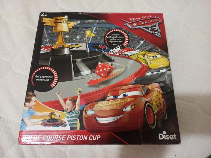 Jeu de course piston cup (cars)