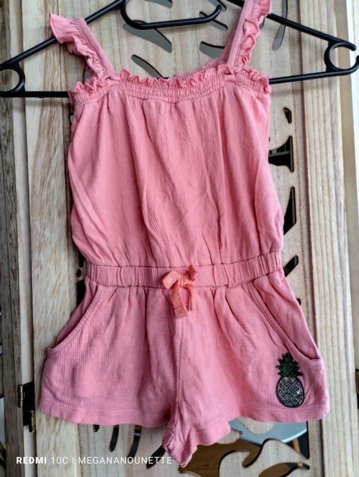 🦋 Jolie combi short rose côtelé 4 ans Kiabi - photo numéro 1