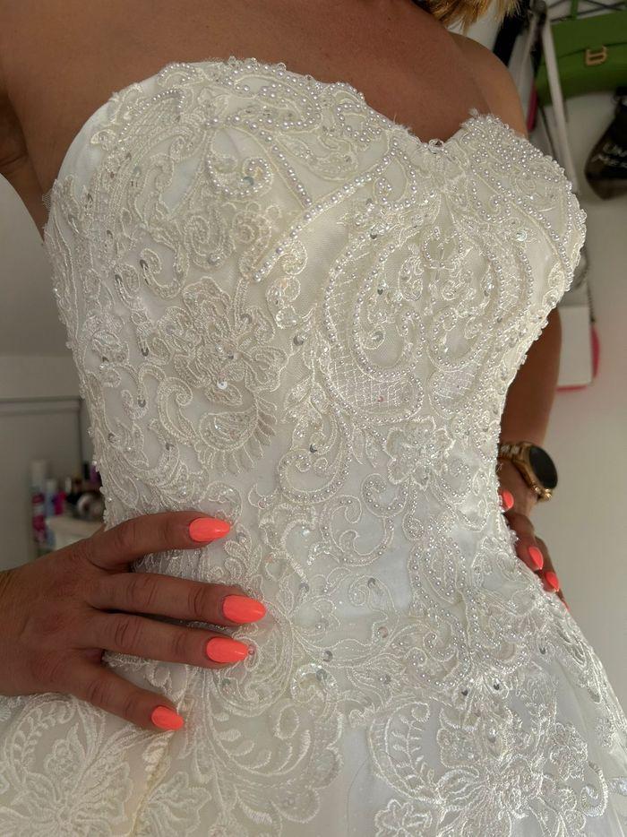 Robe de mariée ( neuf avec étiquette) - photo numéro 3