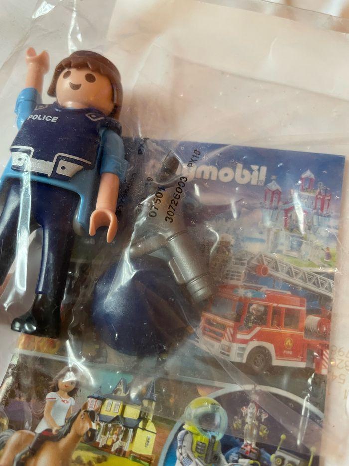 Playmobil policier neuf - photo numéro 3