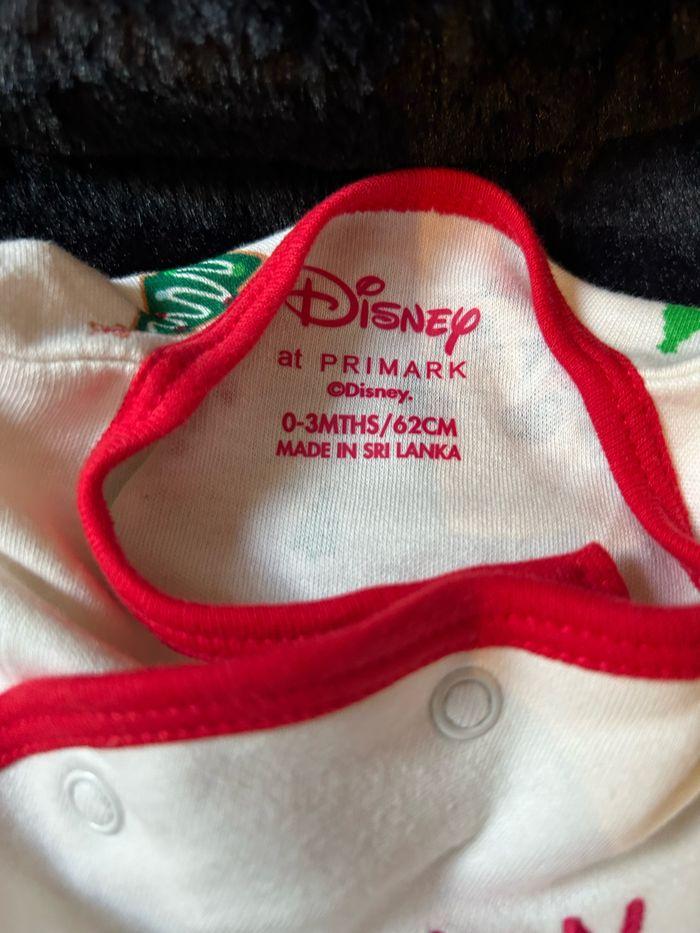 Pyjama Noël plus bonnet Mickey Disney taille 3 mois très bon état - photo numéro 4