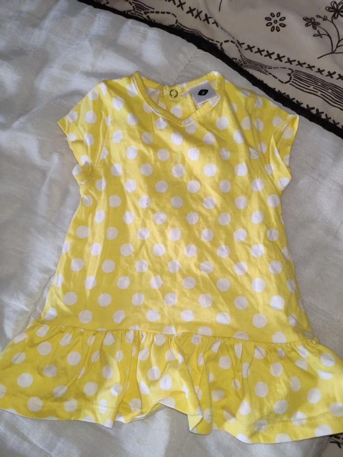 Robe à pois jaune - photo numéro 1