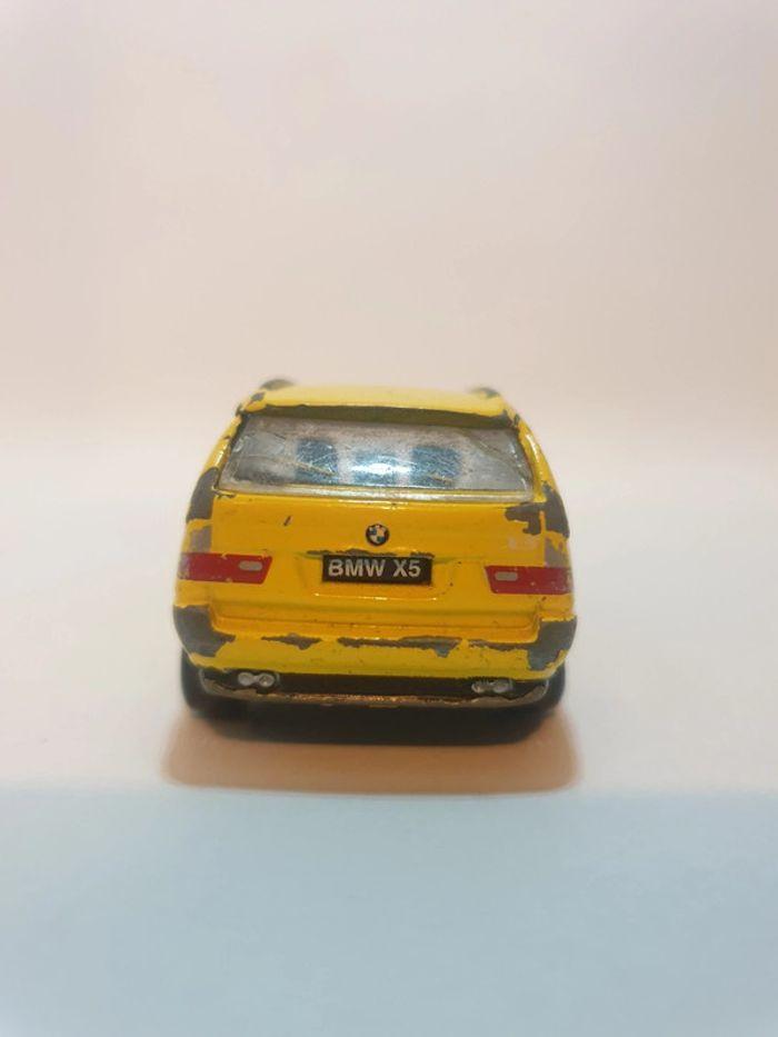 RealToy BMW X5 Jaune - 1/61 - photo numéro 8