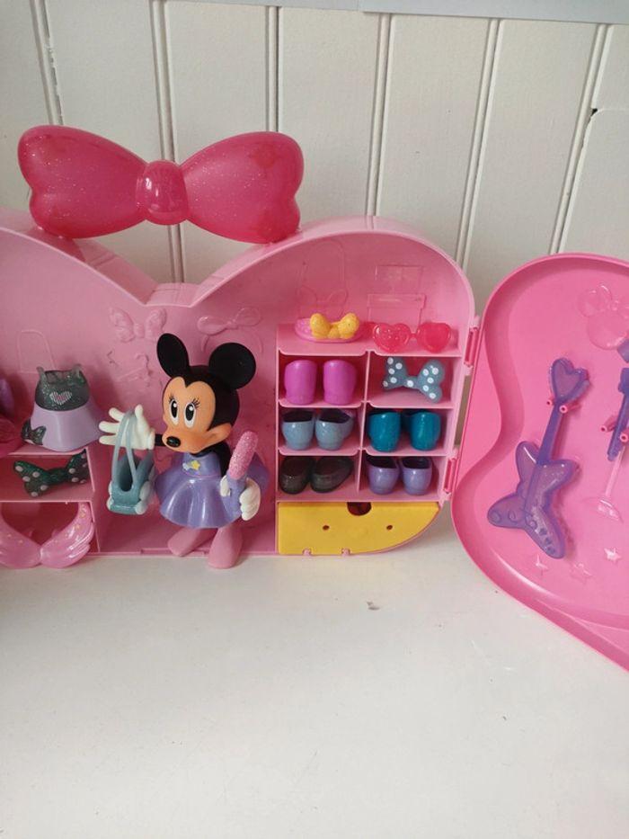 Armoire Minnie Disney avec accessoires et deux Minnie - photo numéro 3