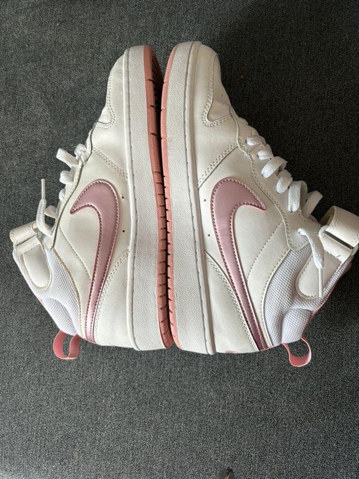 Chaussures nike montante rose et blanche - photo numéro 5