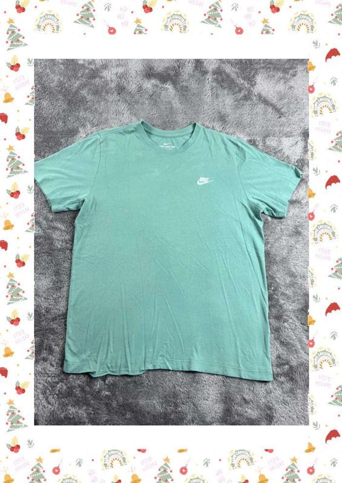 👕 T-shirt Nike logo brodé Turquoise Taille L 👕 - photo numéro 1