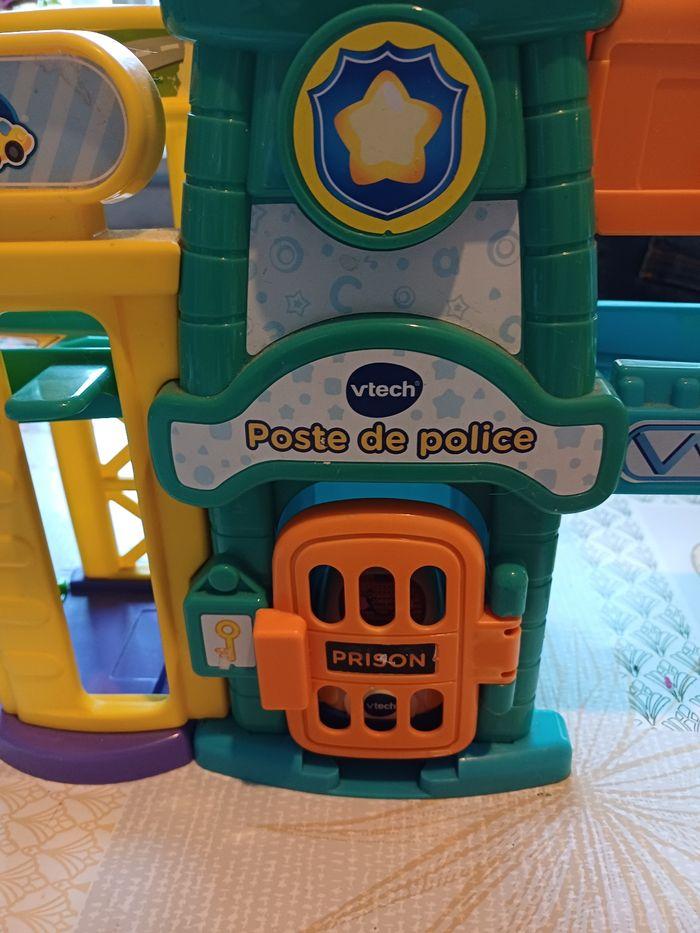 Poste de police - photo numéro 6