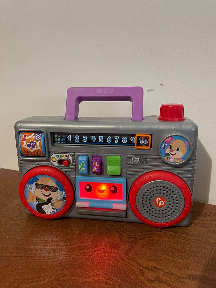 Radio Fisher Price en très bon état - photo numéro 2