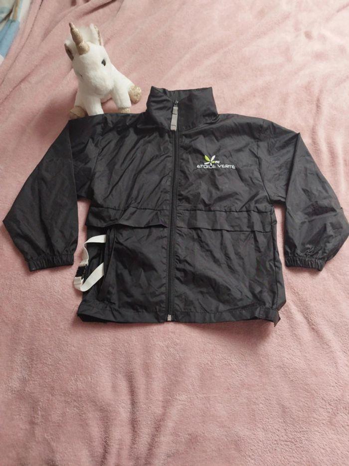 Imperméable noir 5-6 ans - photo numéro 1