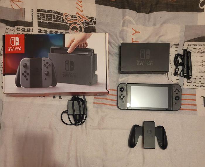 Nintendo Switch v1 - photo numéro 1