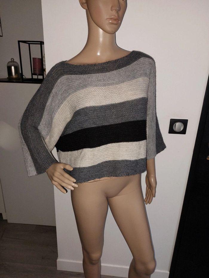 Pull taille unique en très bon état - photo numéro 1