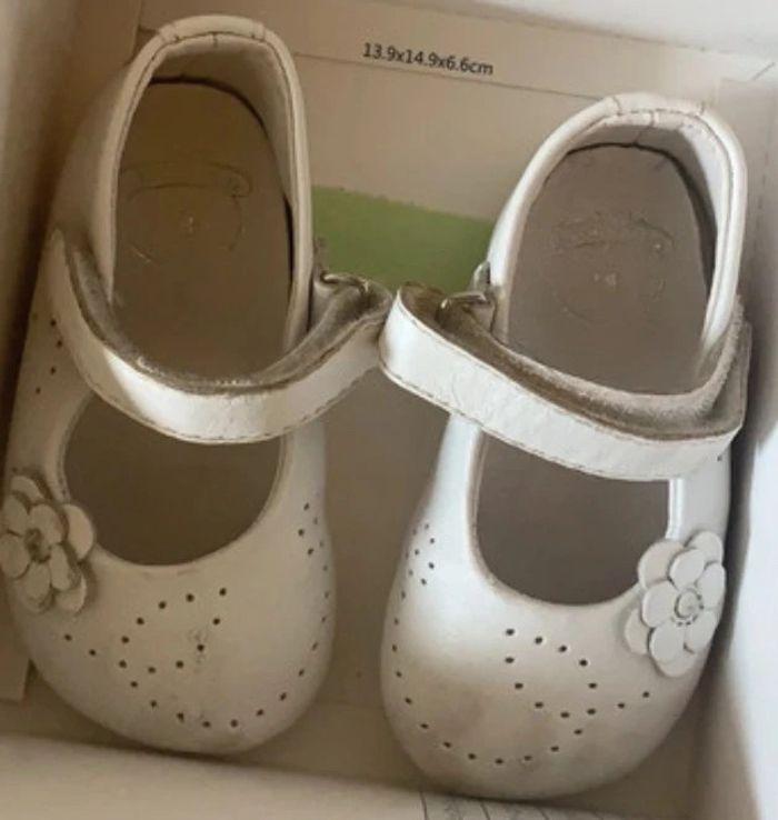 🛑chaussure bébé Chicco🛑 T18 - photo numéro 1