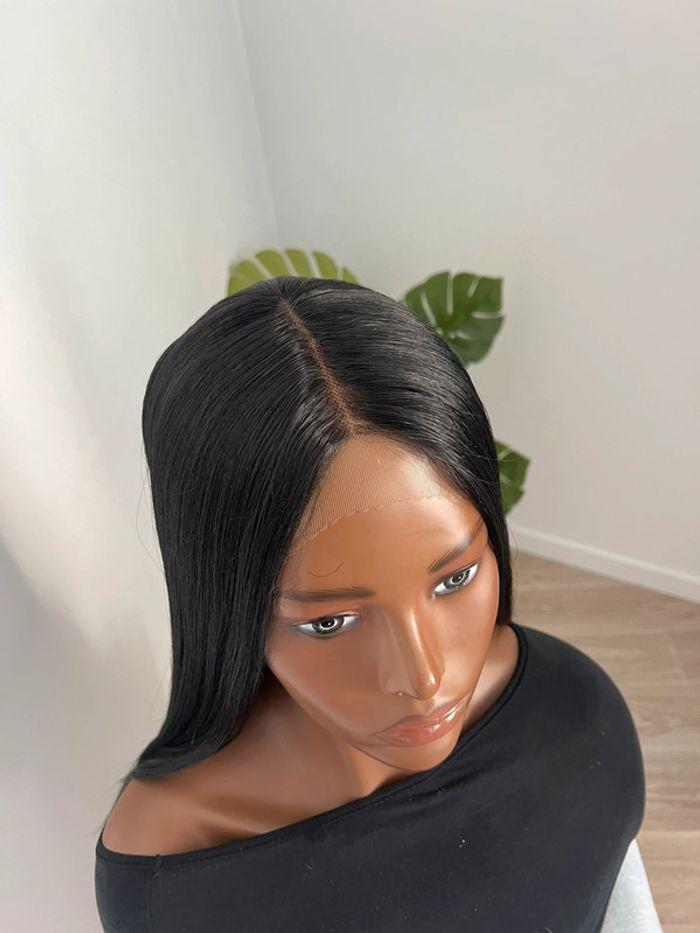 Jolie perruque lace front noire lisse - photo numéro 15