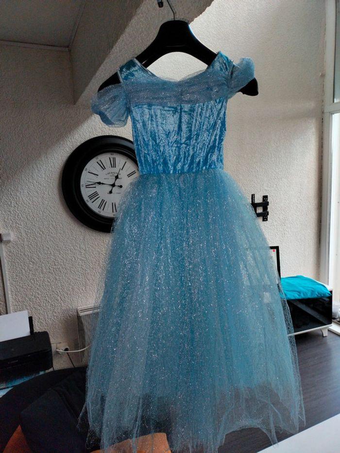 Robe de princesse bleu bouffante neuve T 140 - photo numéro 8