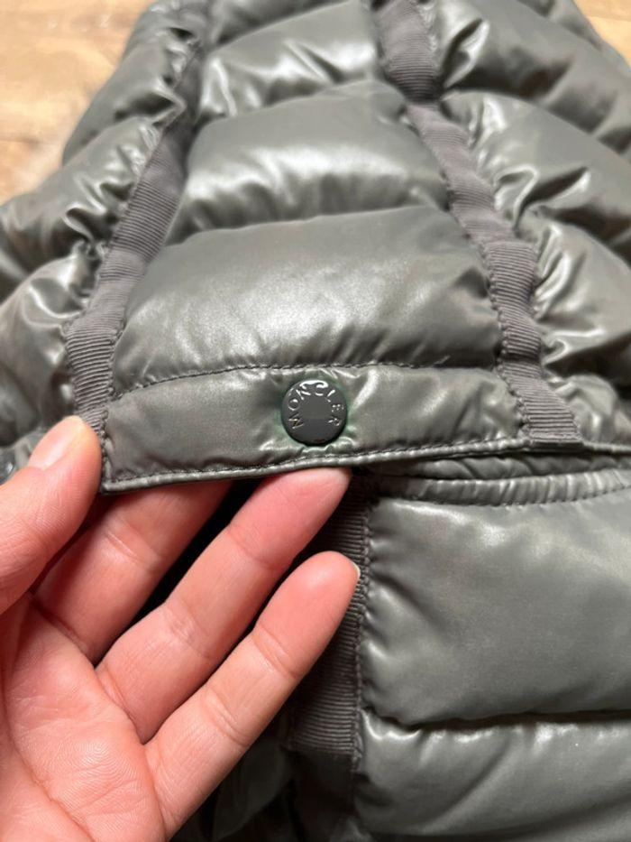 Doudoune à capuche Moncler en duvet gris taille XS cintrée chaude - photo numéro 16