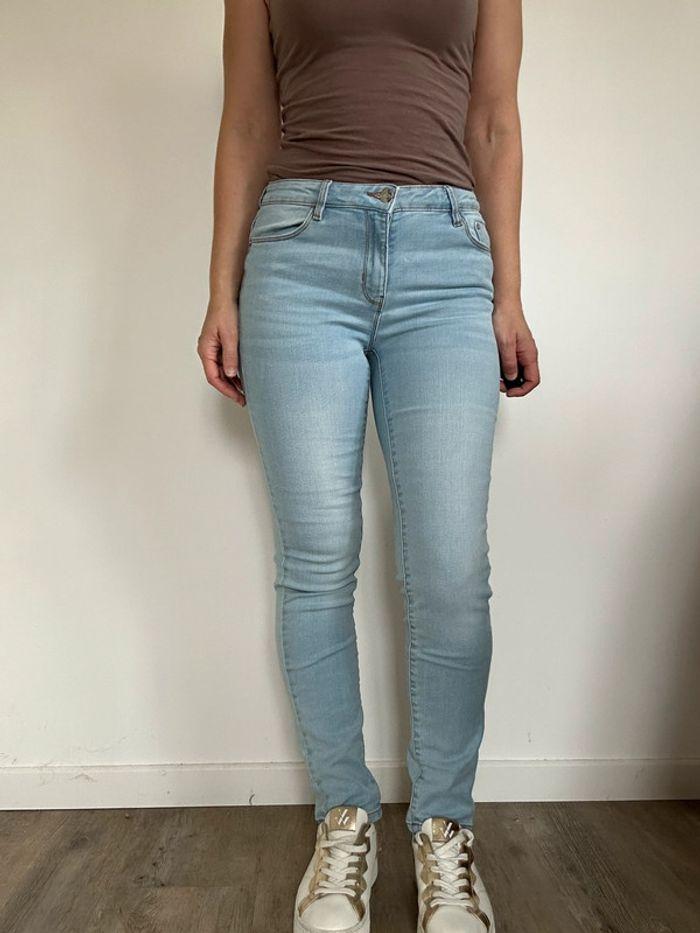 Jean slim bleu clair Cache Cache – Taille 38, casual et chic, très bon état 💖 - photo numéro 3