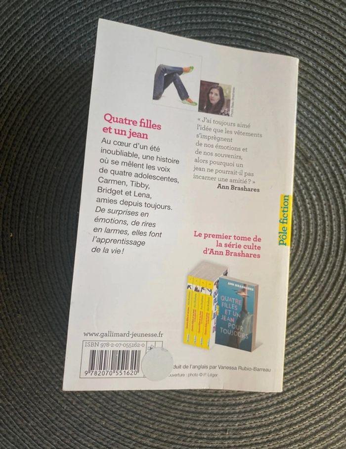 🌼 Livre ados 《 Quatres filles et un jean 》 - photo numéro 2