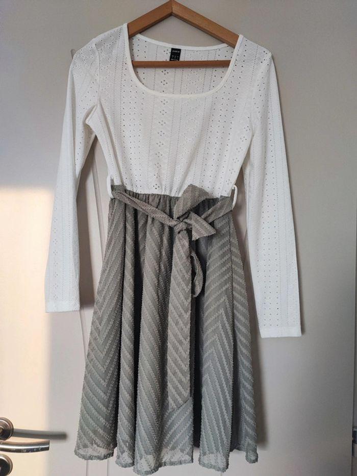 Robe blanche et verte shein