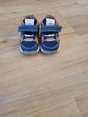 Chaussure enfant taille 22