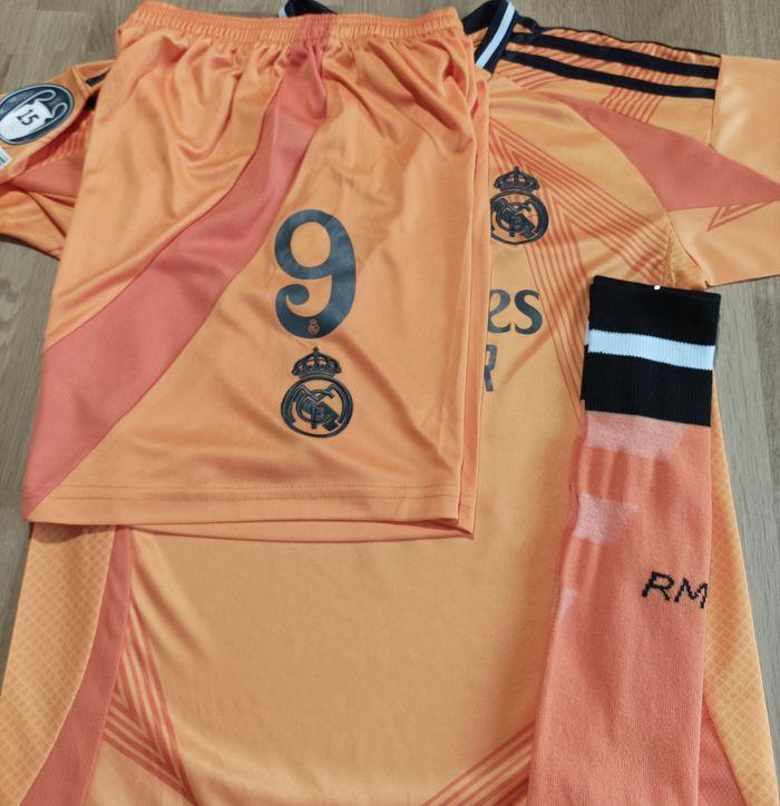 Maillot Mbappe Real Madrid taille 14 ans modèle 2025 Orange Away - photo numéro 3