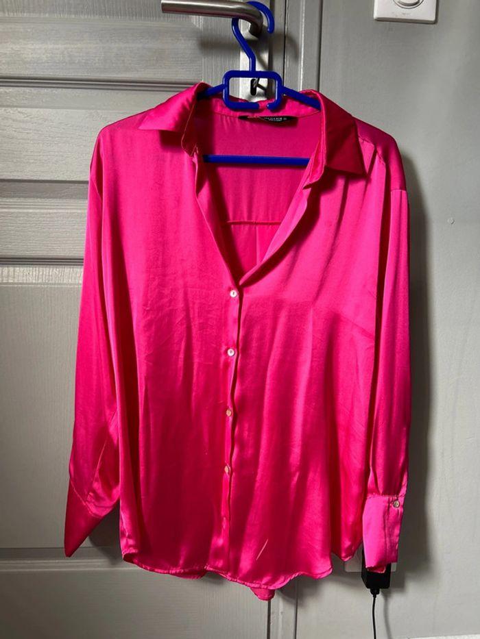 Chemise satinée rose fuschia - photo numéro 1